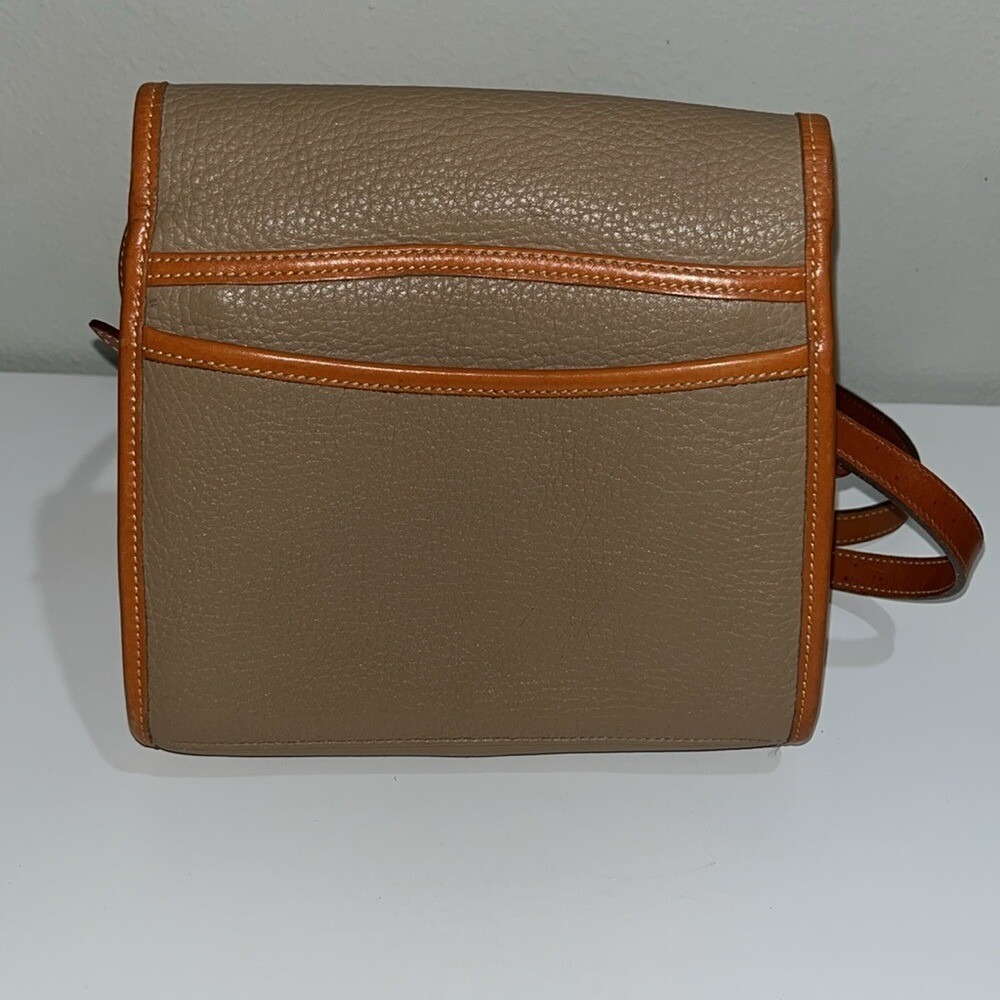 Dooney and Bourke Essex Tan And Brown‎ Leather Shoulder Bag Crossbody Classic - Picture 3 of 16